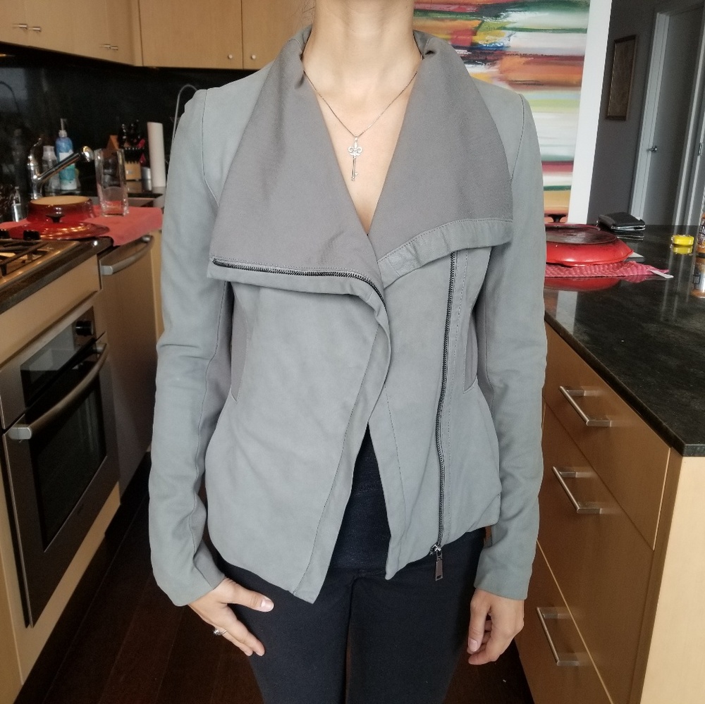T by Tahari grey 100% leather jacket xs